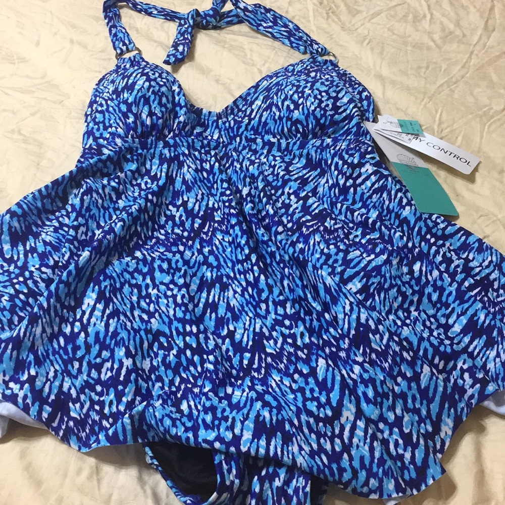 Sea & Sand Beachwear NWT woman’s s 8  swimsuit🛍